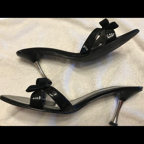 Unisa Backless patten leather heal with bow. - Picture 4 of 4